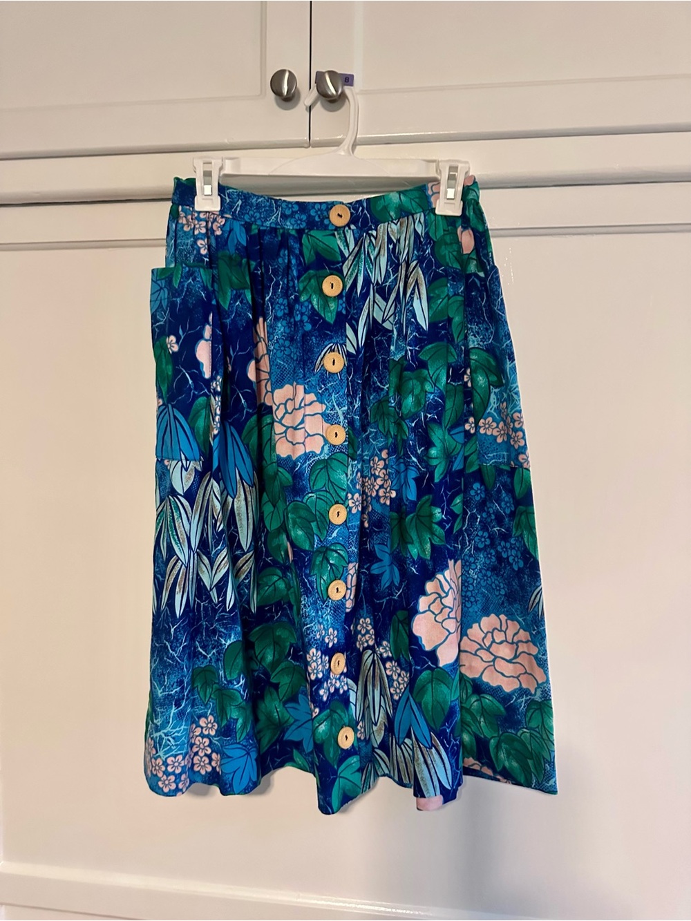 Scout 1940’s inspired blue floral barkcloth midi skirt, pockets, buttons, medium